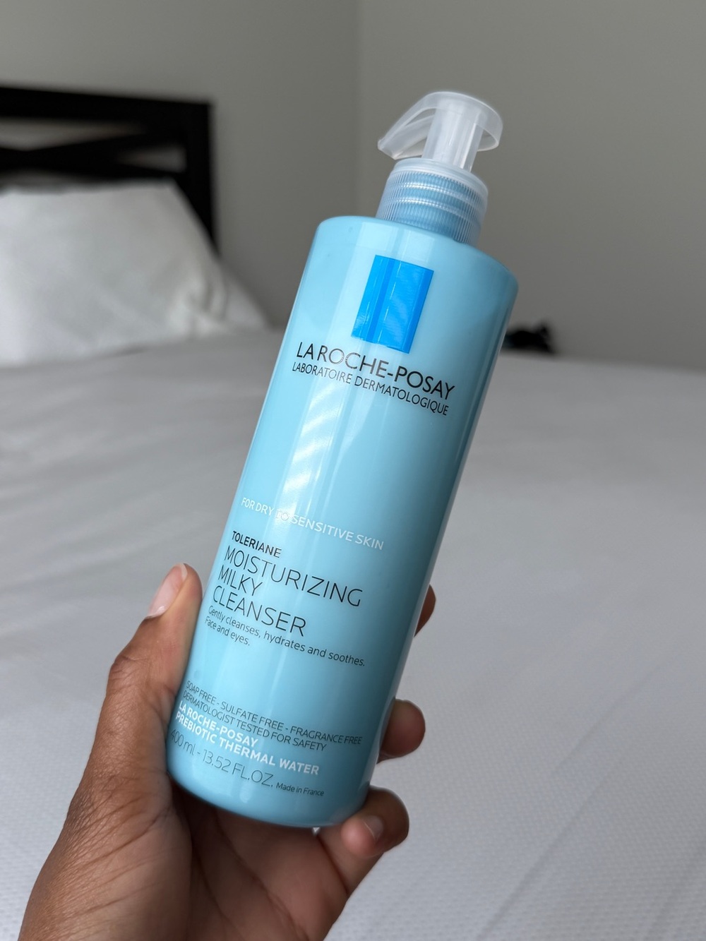 La Roche Posay Moisturizing Milky Cleanser - Light Blue